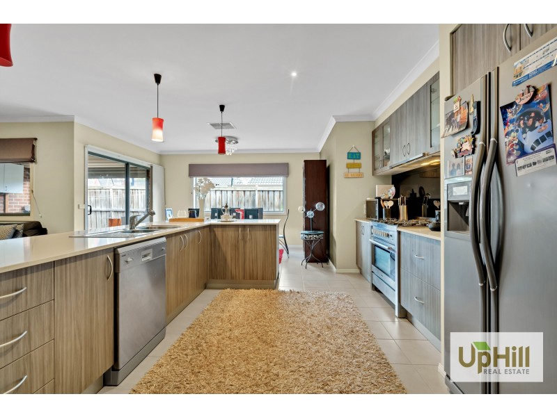 5 RAMMER WAY, Cranbourne East VIC 3977