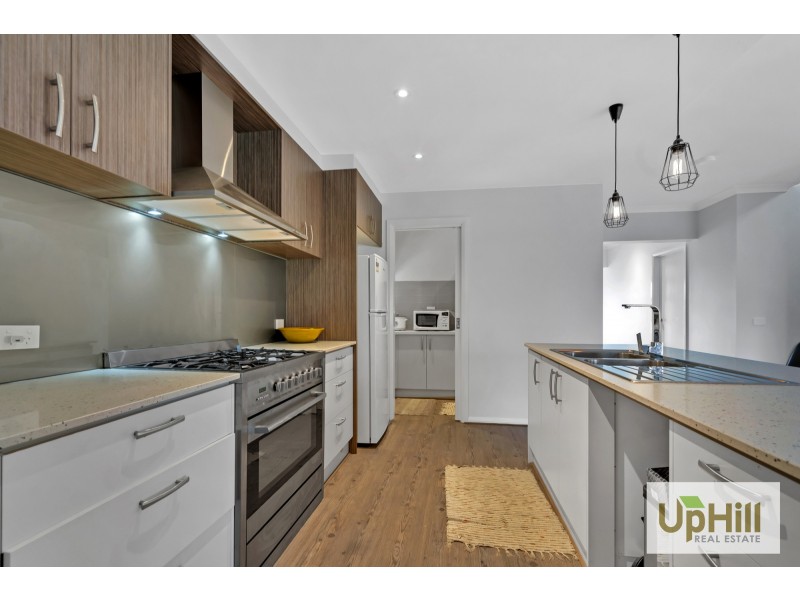 16 PITFIELD AVENUE, Cranbourne East VIC 3977