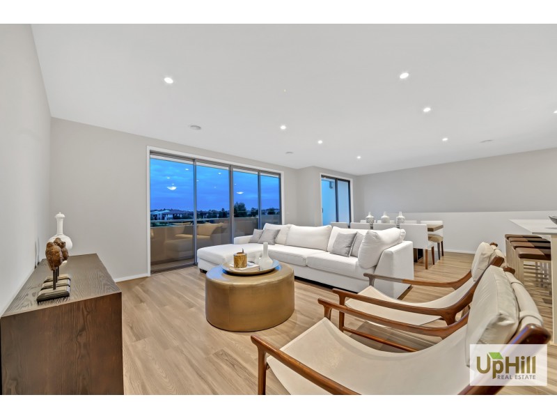 18 REVELWOOD WAY, Clyde North VIC 3978