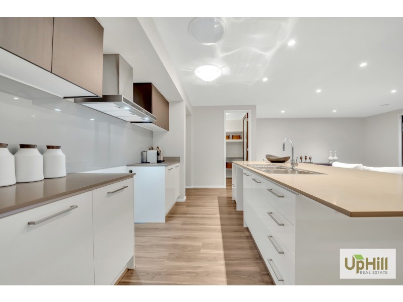 18 REVELWOOD WAY, Clyde North VIC 3978