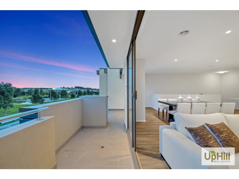 18 REVELWOOD WAY, Clyde North VIC 3978