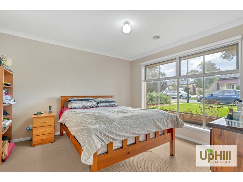 54 YAMMERBOOK WAY, Cranbourne East VIC 3977