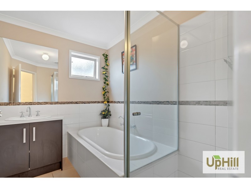 54 YAMMERBOOK WAY, Cranbourne East VIC 3977