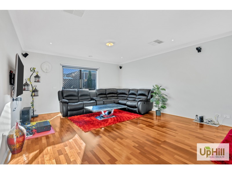 15 Paso Grove, Clyde North VIC 3978