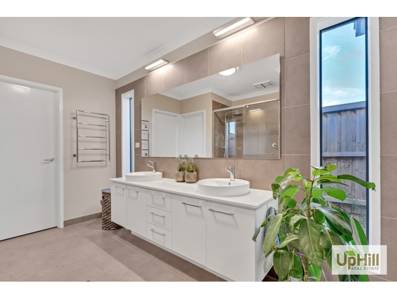 12 Dame Avenue, Clyde North VIC 3978