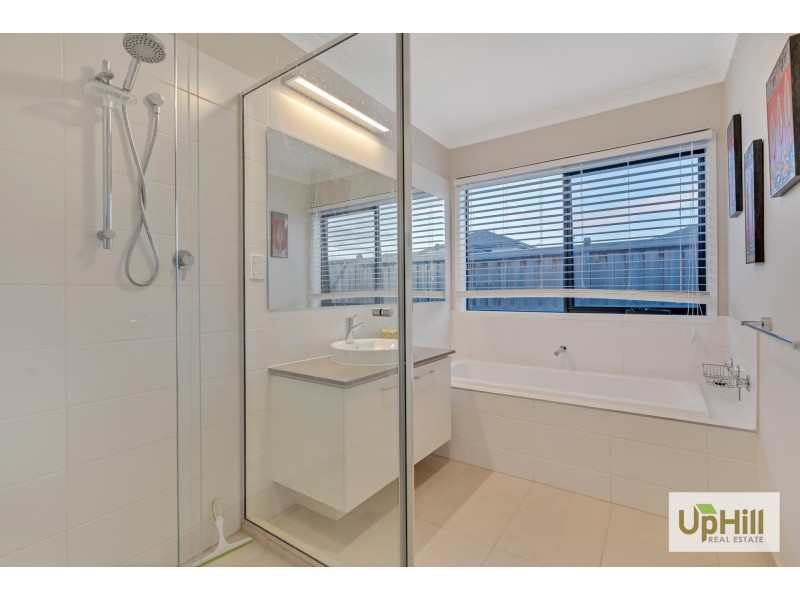 12 Dame Avenue, Clyde North VIC 3978