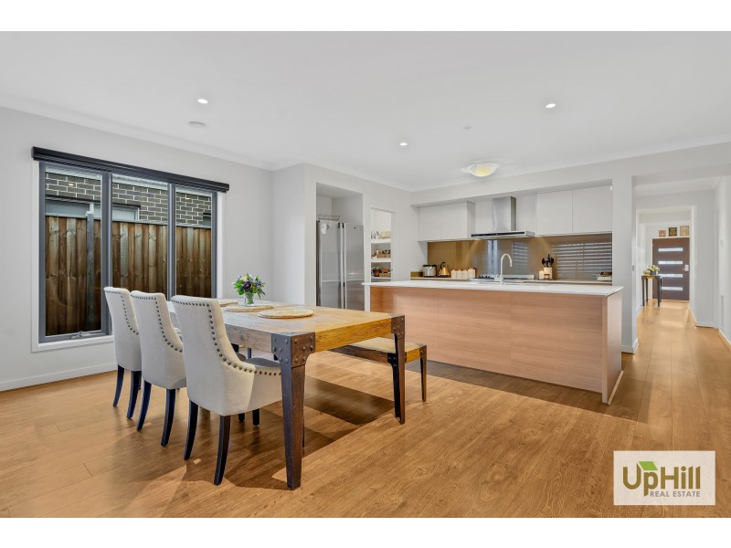 30 COMPTON WAY, Clyde North VIC 3978