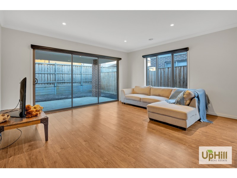 30 COMPTON WAY, Clyde North VIC 3978