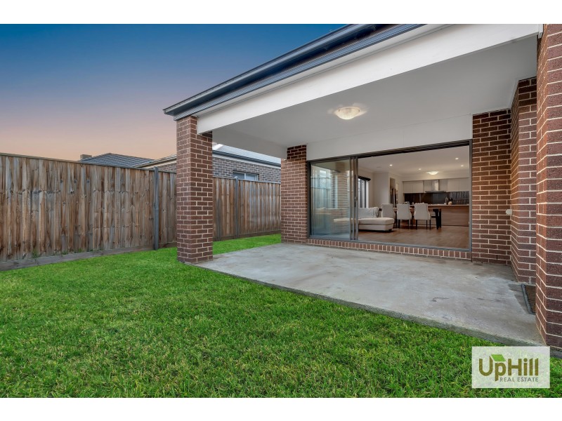 30 COMPTON WAY, Clyde North VIC 3978