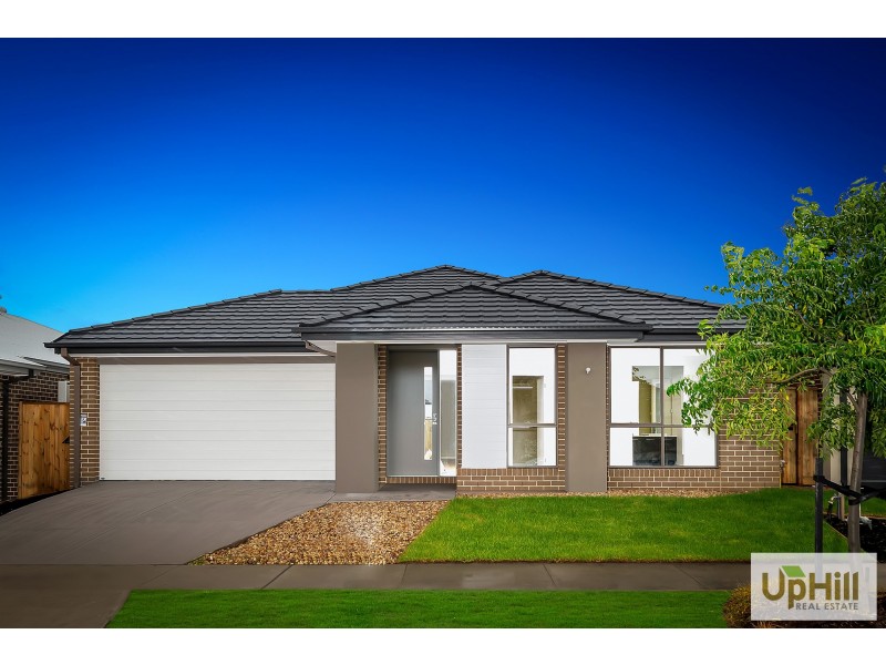 13 SHULZE DRIVE, Clyde North VIC 3978