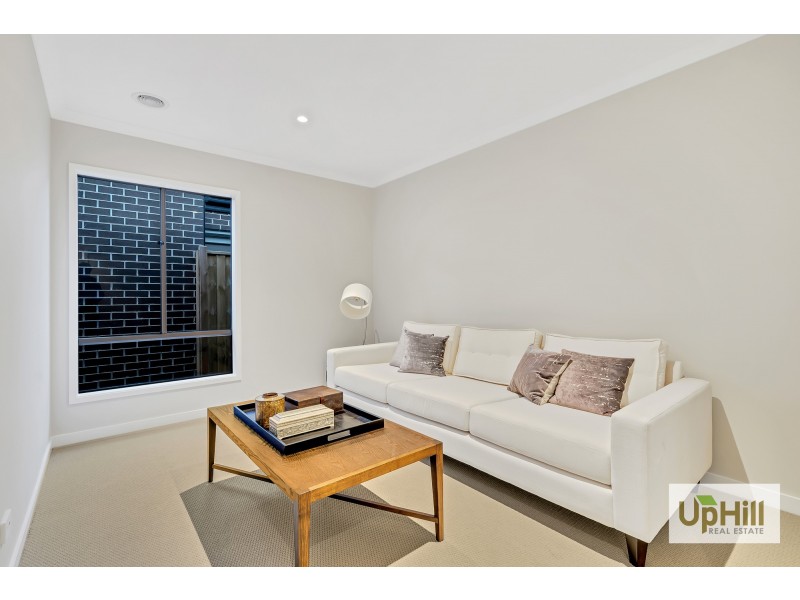 13 SHULZE DRIVE, Clyde North VIC 3978