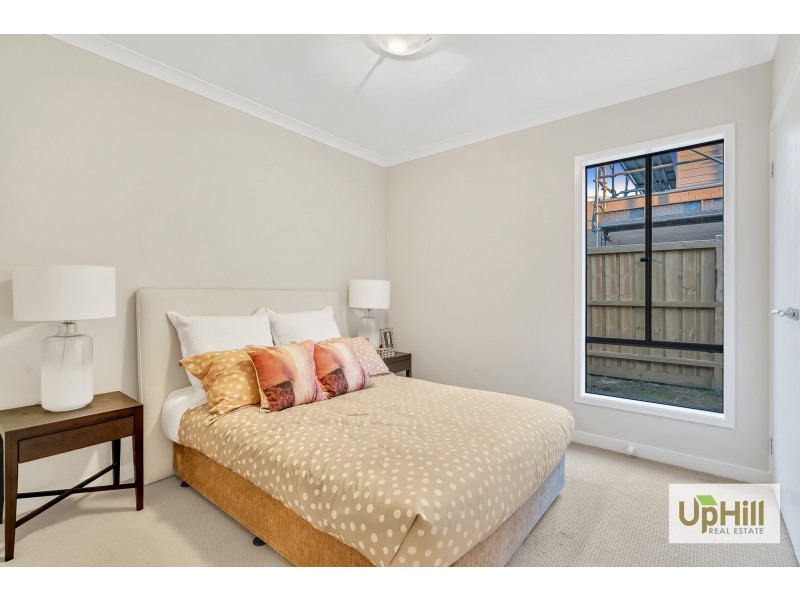 13 SHULZE DRIVE, Clyde North VIC 3978