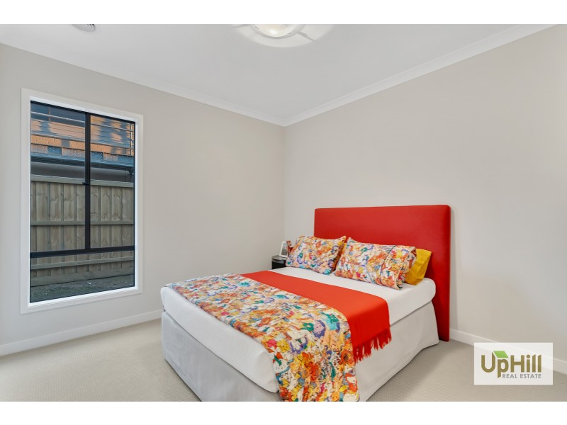 13 SHULZE DRIVE, Clyde North VIC 3978