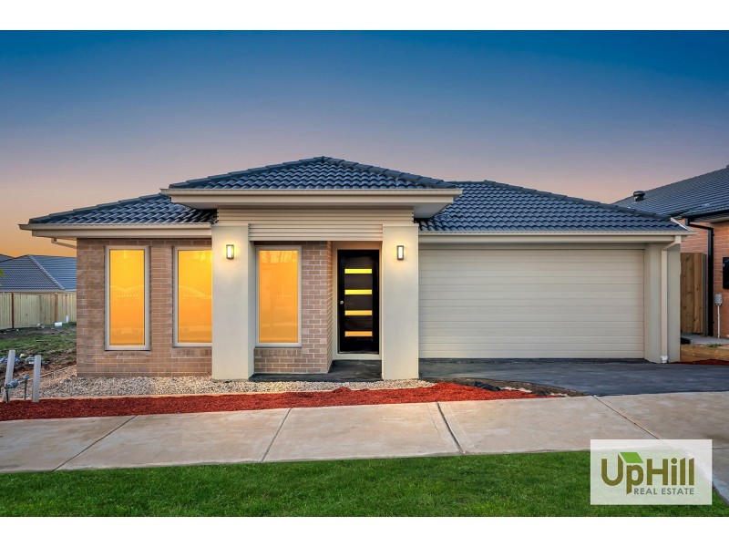 35 BABYLON CRESCENT, Clyde North VIC 3978