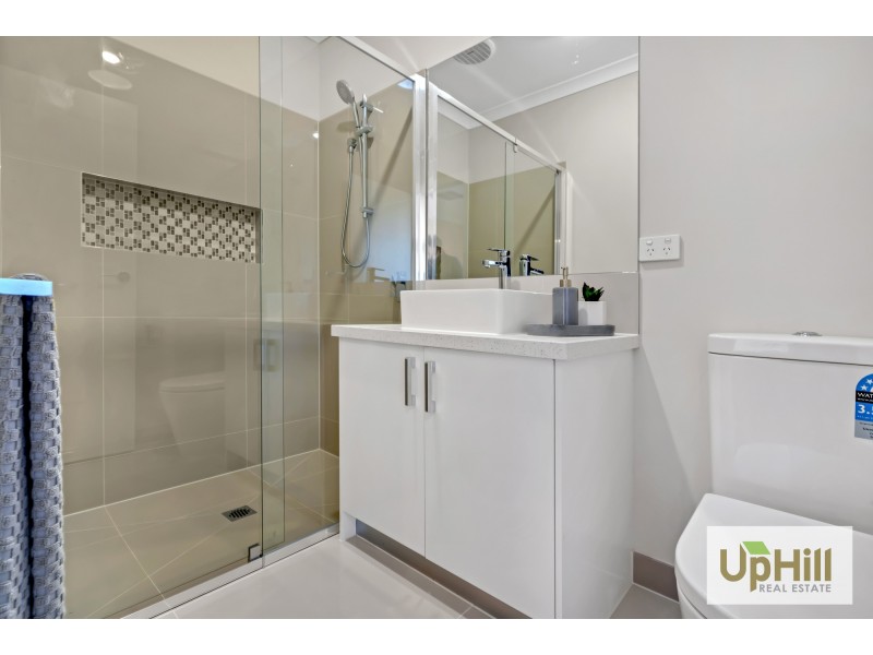 35 BABYLON CRESCENT, Clyde North VIC 3978