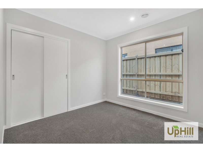 35 BABYLON CRESCENT, Clyde North VIC 3978