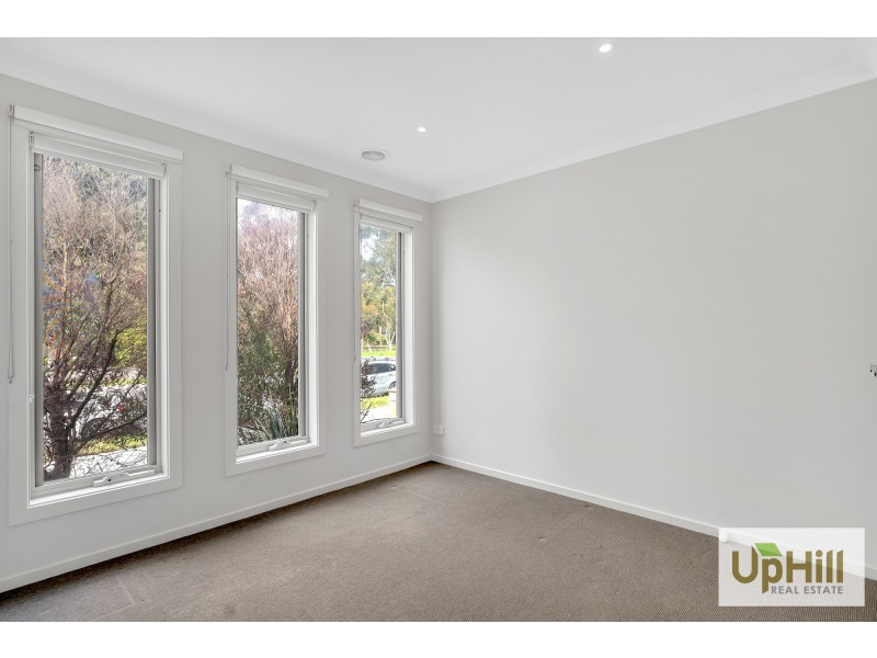 284 CASEY FIELDS BLVD, Cranbourne East VIC 3977