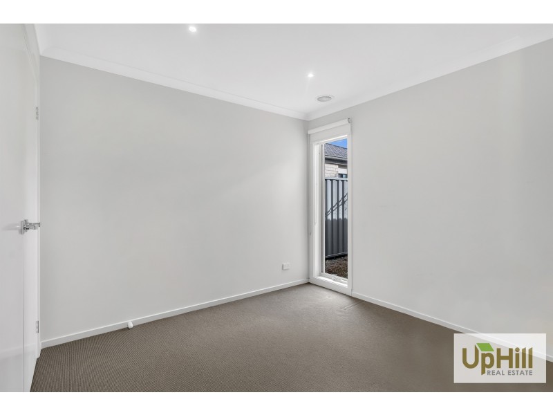284 CASEY FIELDS BLVD, Cranbourne East VIC 3977