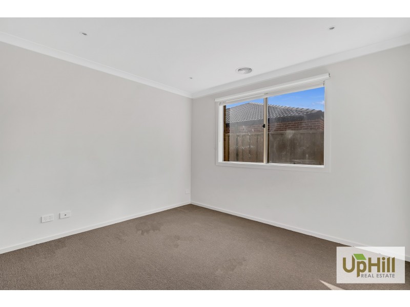 284 CASEY FIELDS BLVD, Cranbourne East VIC 3977