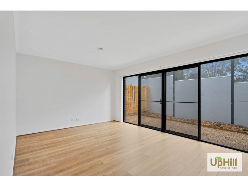 52 INNES COURT, Berwick VIC 3806