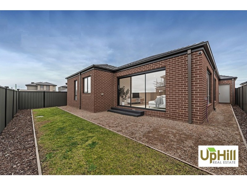 19 Aspire Avenue, Clyde North VIC 3978