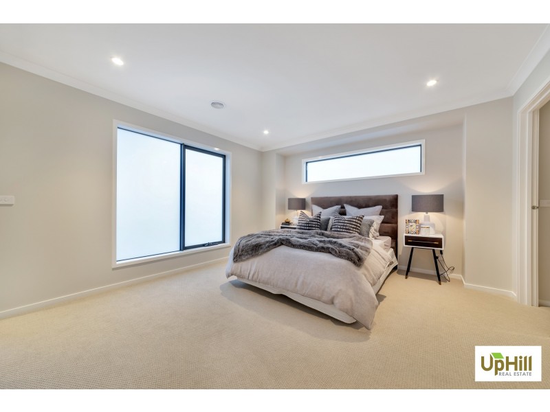 71 GLENROSE BOULEVARD, Clyde North VIC 3978