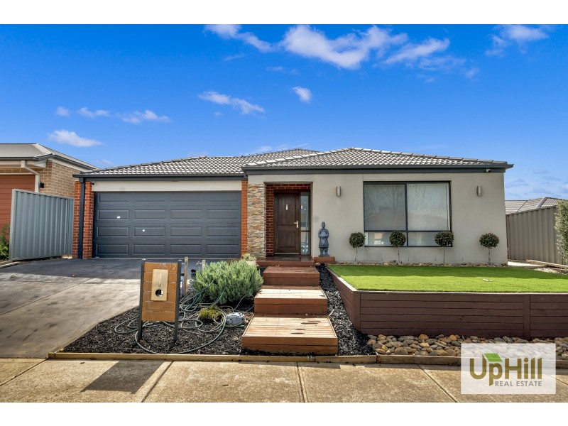 12 BARTER CRESCENT, Cranbourne East VIC 3977