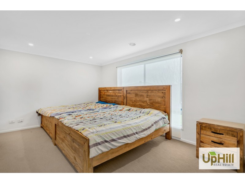 12 BARTER CRESCENT, Cranbourne East VIC 3977