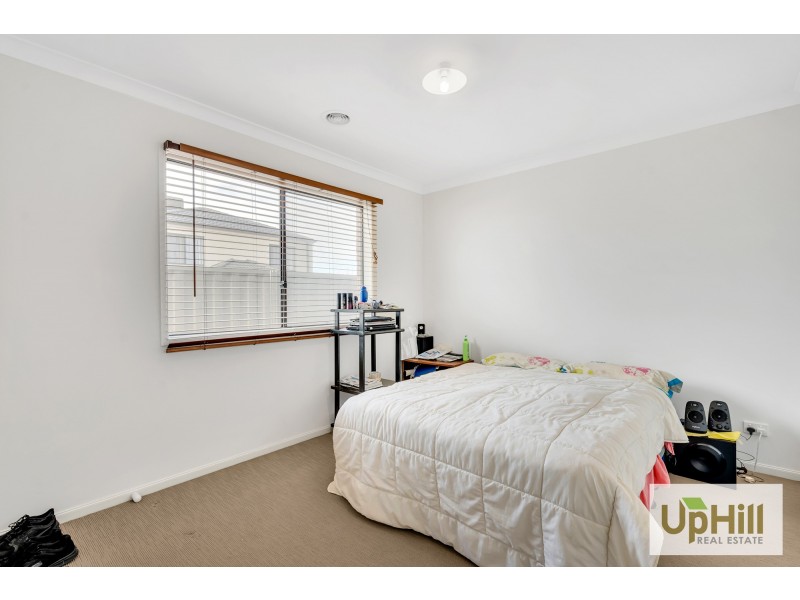 12 BARTER CRESCENT, Cranbourne East VIC 3977