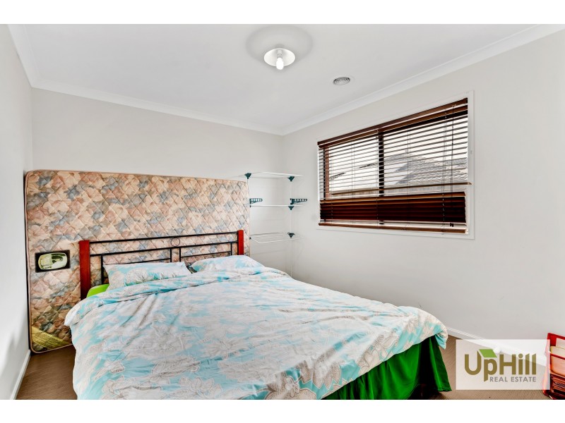 12 BARTER CRESCENT, Cranbourne East VIC 3977