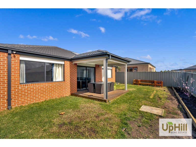 12 BARTER CRESCENT, Cranbourne East VIC 3977