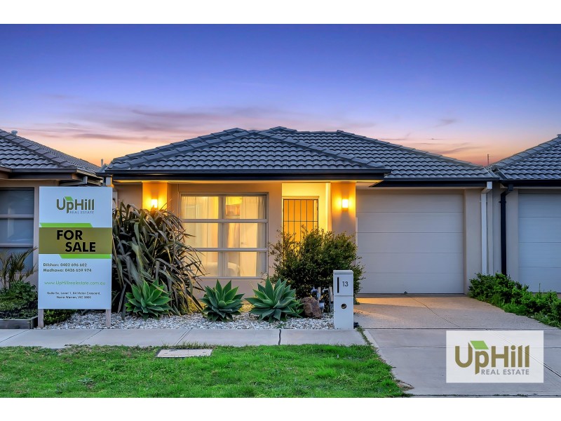 13 WESTPHALIAN RISE, Clyde North VIC 3978