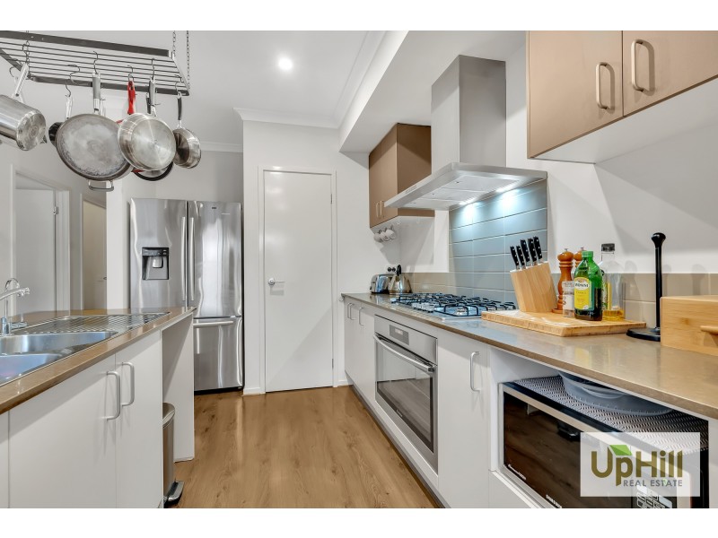 13 WESTPHALIAN RISE, Clyde North VIC 3978