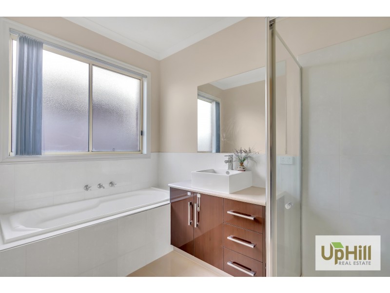 5 SEDGWICK COURT, Lynbrook VIC 3975