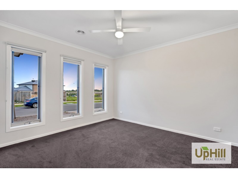 22 COLONNADE STREET, Clyde North VIC 3978