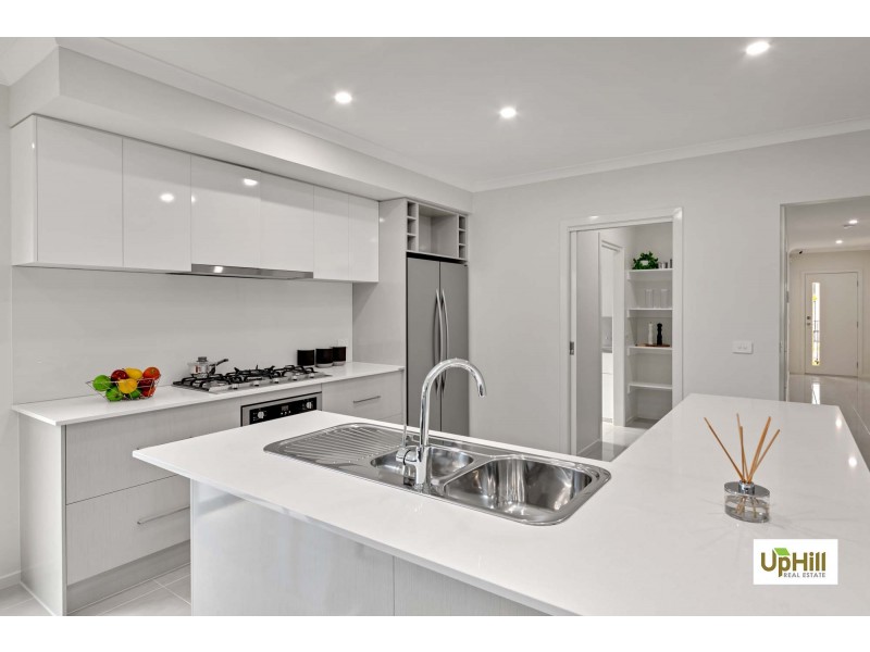 22 COLONNADE STREET, Clyde North VIC 3978