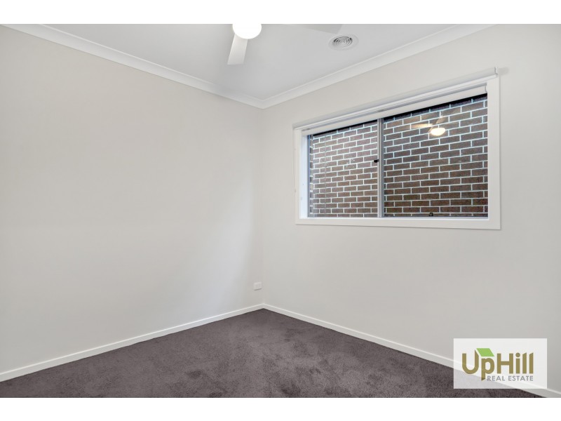 22 COLONNADE STREET, Clyde North VIC 3978