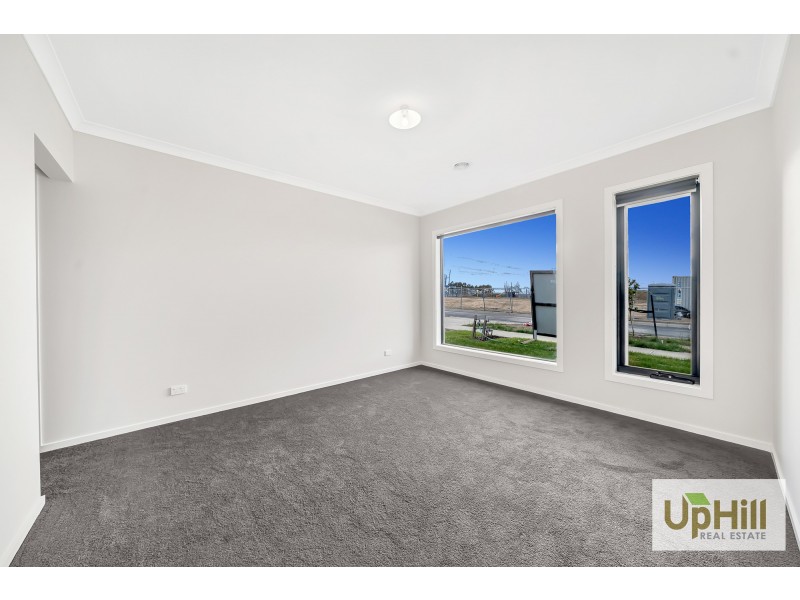 23 PARAGON DRIVE, Clyde North VIC 3978