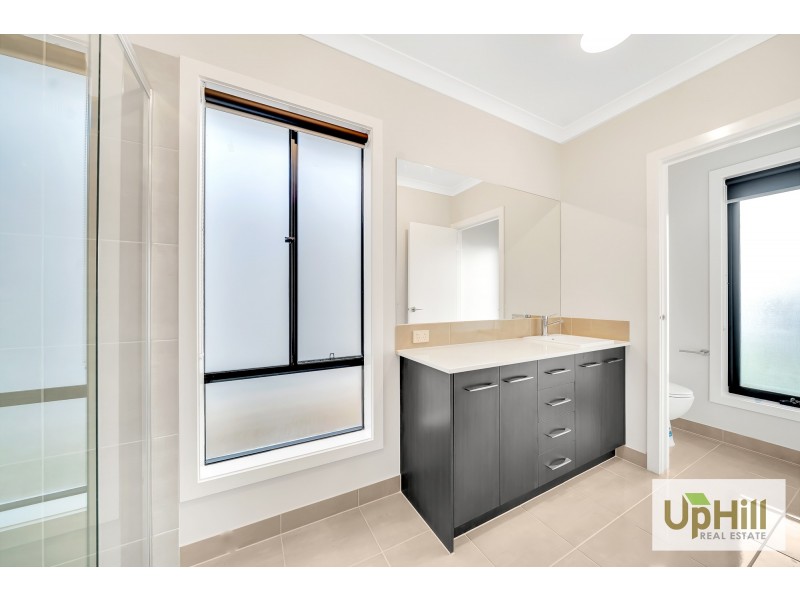 23 PARAGON DRIVE, Clyde North VIC 3978