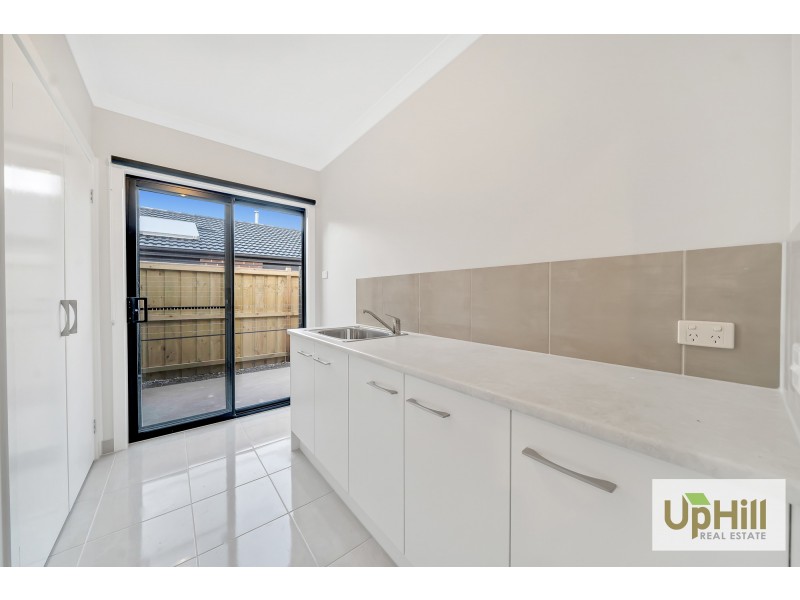 23 PARAGON DRIVE, Clyde North VIC 3978