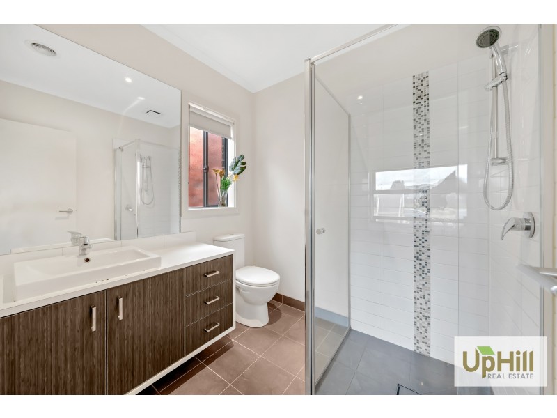 6 FERRARI DRIVE, Cranbourne East VIC 3977