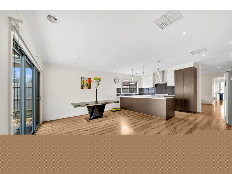 6 FERRARI DRIVE, Cranbourne East VIC 3977
