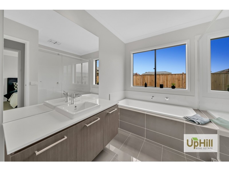 29 Pablo Drive, Clyde North VIC 3978