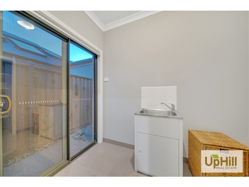 32 WELSH CRESCENT, Clyde North VIC 3978