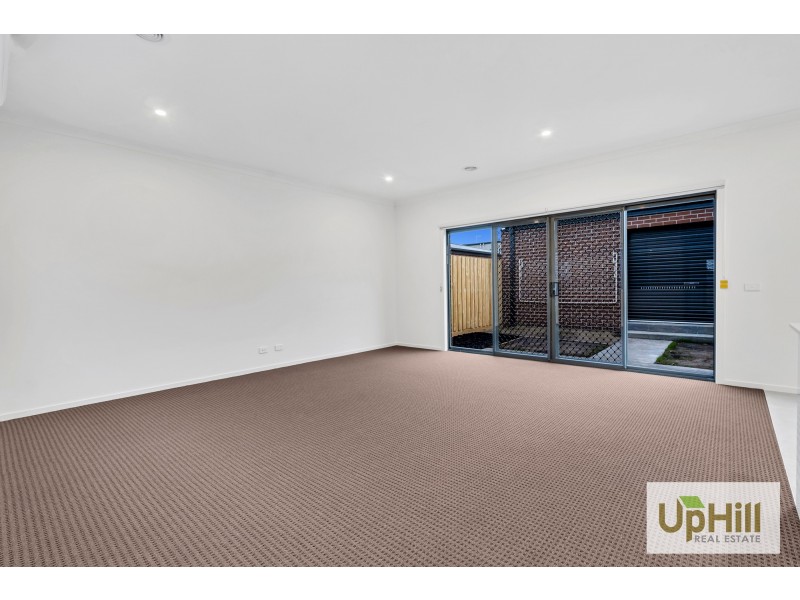 9 SHIRAZ WAY, Pakenham VIC 3810