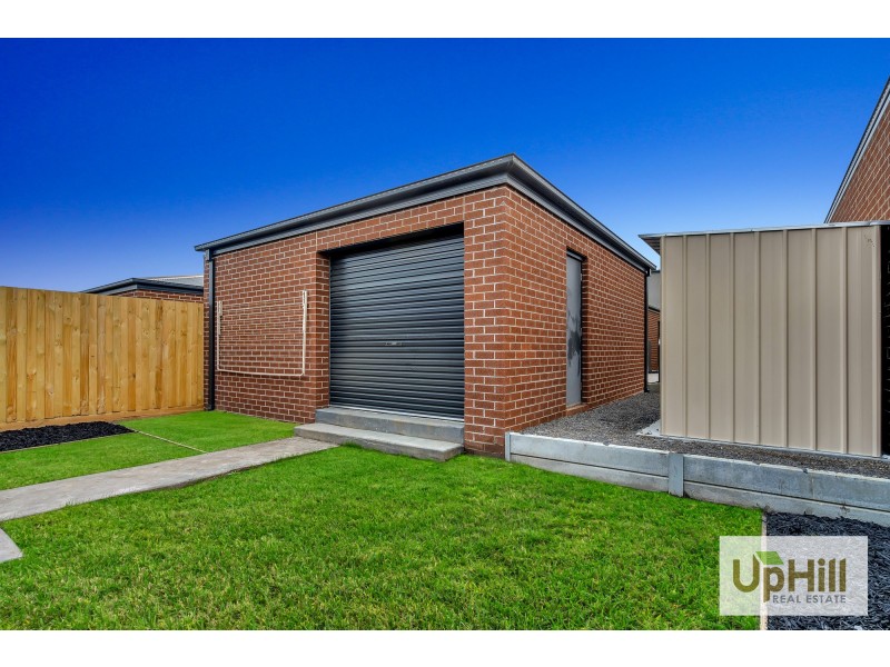 9 SHIRAZ WAY, Pakenham VIC 3810