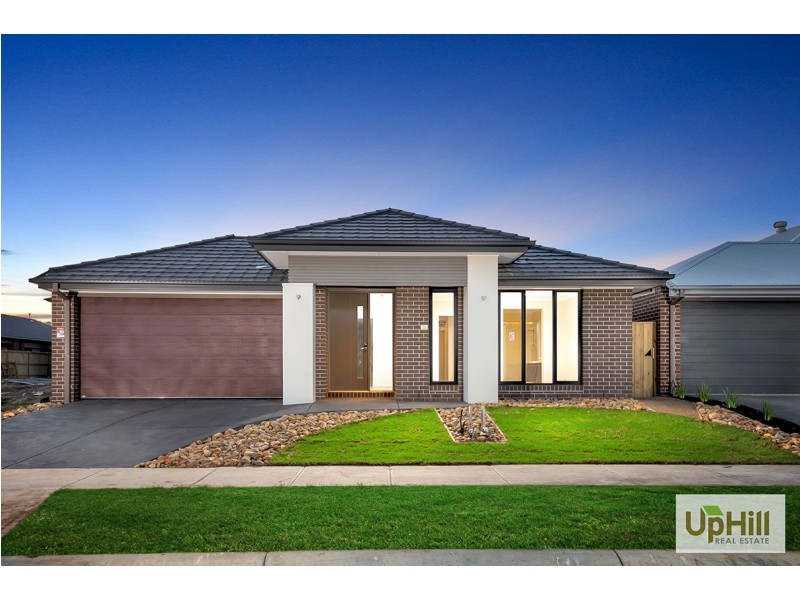 9  Keighery Drive, Clyde North VIC 3978