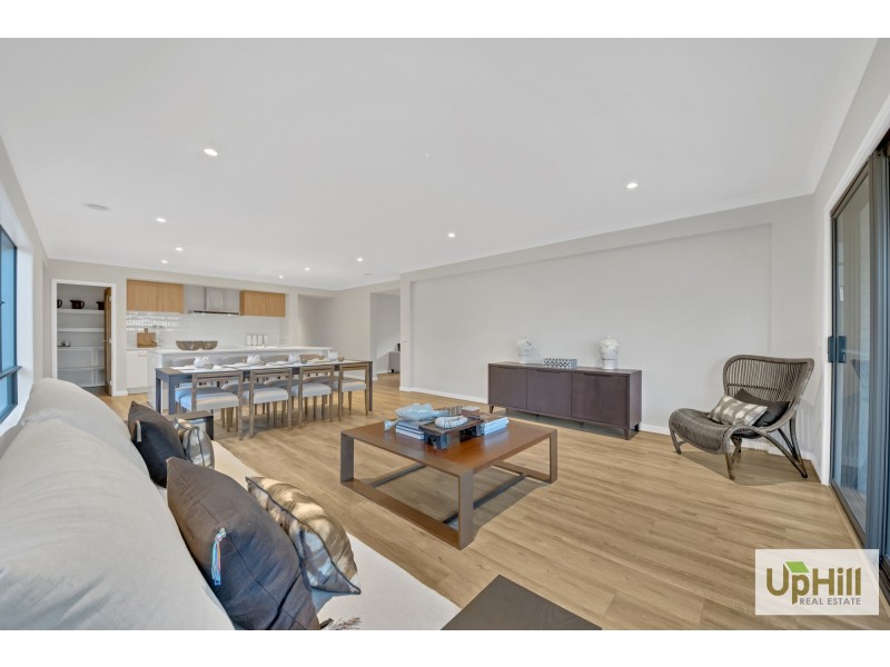 9  Keighery Drive, Clyde North VIC 3978