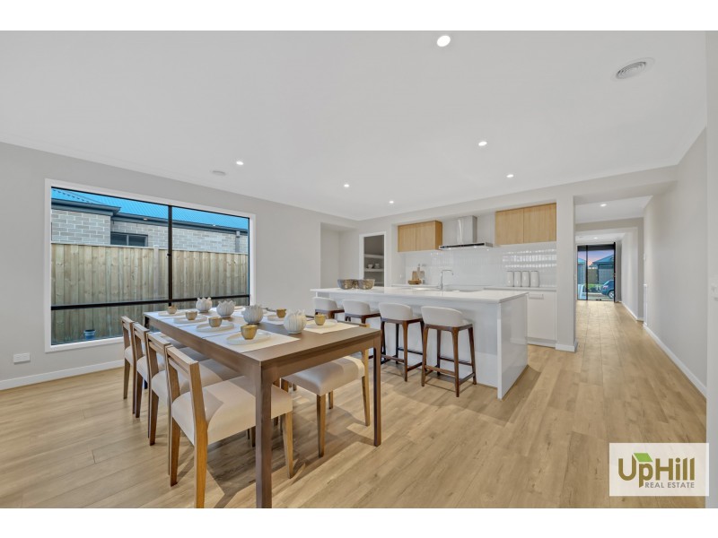 9  Keighery Drive, Clyde North VIC 3978