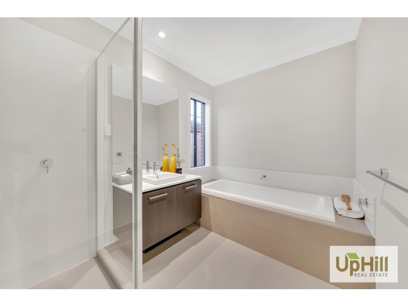 17  PABLO DRIVE, Clyde North VIC 3978